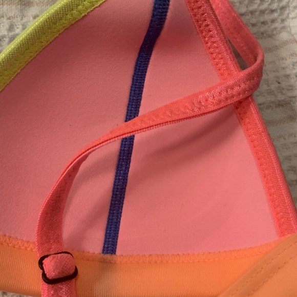 Triangle bikini top! Excellent. Condition Sz S - Picture 7 of 11